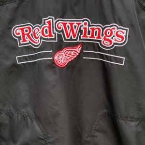 CCM: NHL Detroit Red Wings popover jacket in a youth size M.